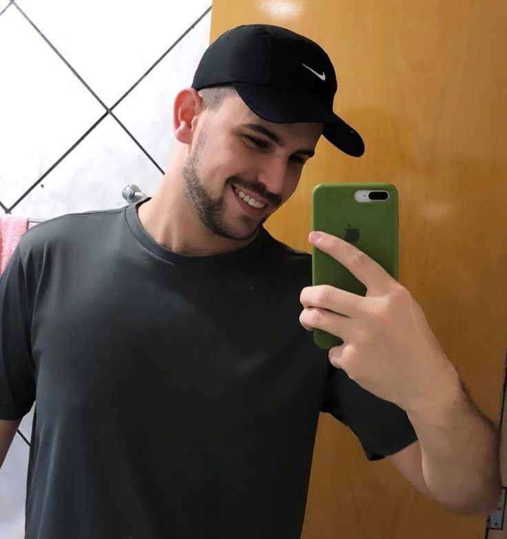 <em><strong>Samuel V.</strong></em>